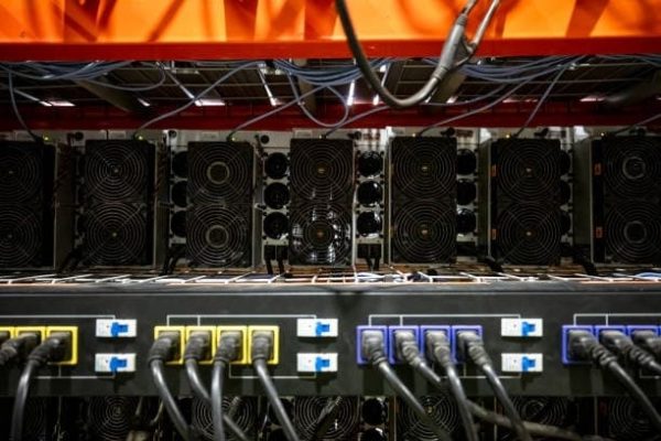 Improve Portfolio Stability Using Bitcoin and Ethereum Futures Tools on Trusted Platforms